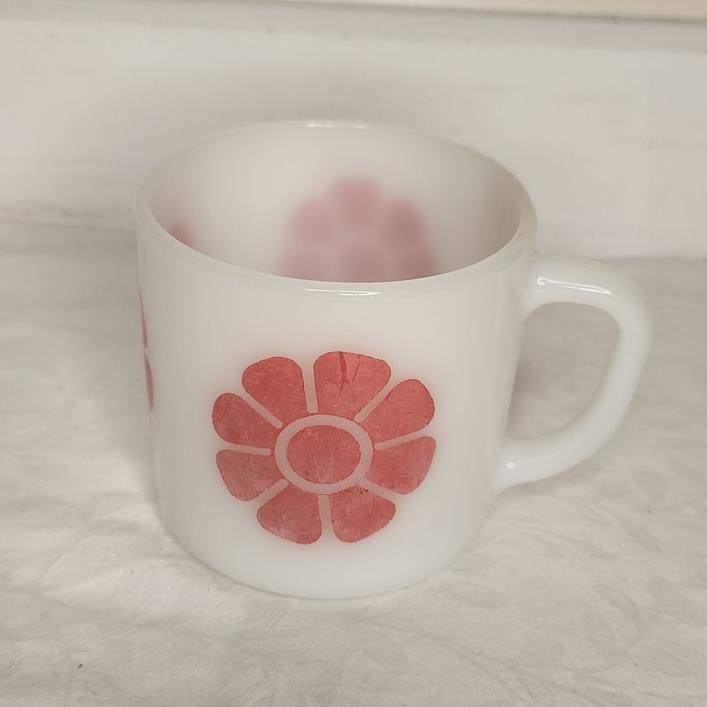 60s Daisy Milkglass Mug Cup